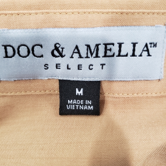 NWOT Doc & Amelia Gold Button Down Blouse - Picture 3 of 5